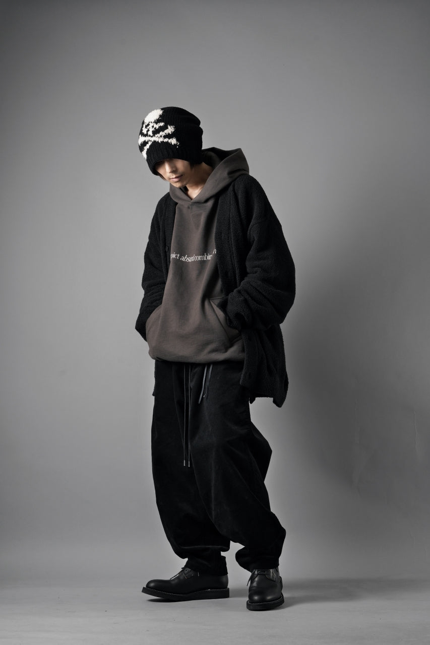 Load image into Gallery viewer, MASTERMIND WORLD LOUNGE CARDIGAN / SOFTLY BOA FLEECE (BLACK x CHARCOAL)