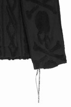 Load image into Gallery viewer, MASTERMIND WORLD OG ARAN HOODIE (BLACK)