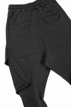 画像をギャラリービューアに読み込む, A.F ARTEFACT CARGO JOHDPURS SWEAT PANTS (BLACK)