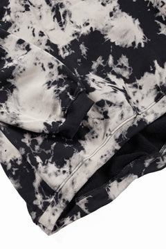 Load image into Gallery viewer, A.F ARTEFACT JUMBO CREW NECK TOPS / MOTTLED DYING (BLACK x IVORY)