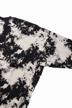 Load image into Gallery viewer, A.F ARTEFACT JUMBO CREW NECK TOPS / MOTTLED DYING (BLACK x IVORY)