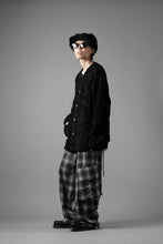 Load image into Gallery viewer, MASTERMIND WORLD OG ARAN CARDIGAN (BLACK)