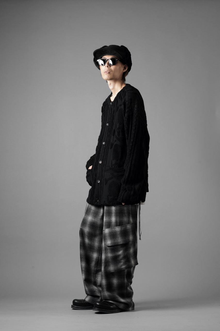 Load image into Gallery viewer, MASTERMIND WORLD OG ARAN CARDIGAN (BLACK)