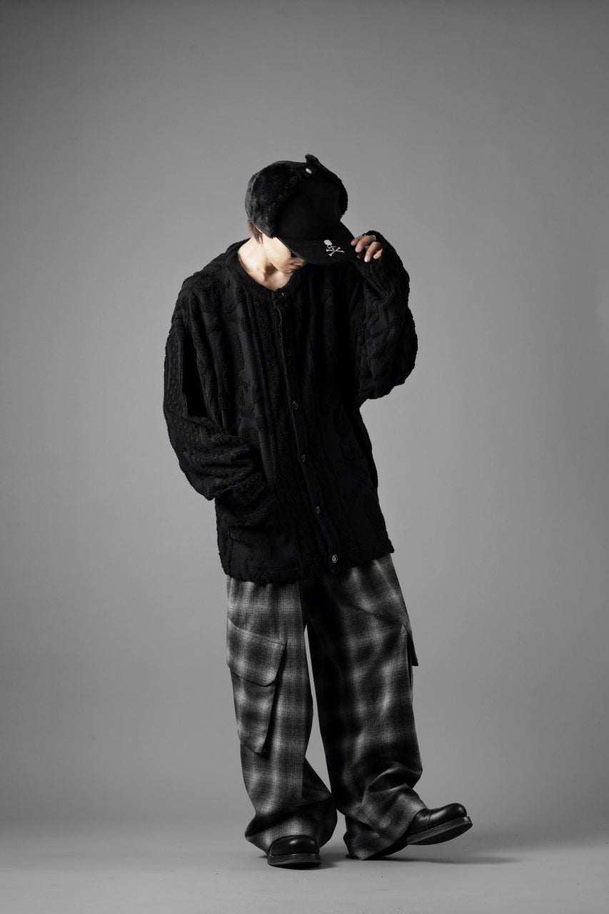 Load image into Gallery viewer, MASTERMIND WORLD OG ARAN CARDIGAN (BLACK)