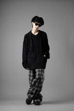 Load image into Gallery viewer, MASTERMIND WORLD OG ARAN CARDIGAN (BLACK)