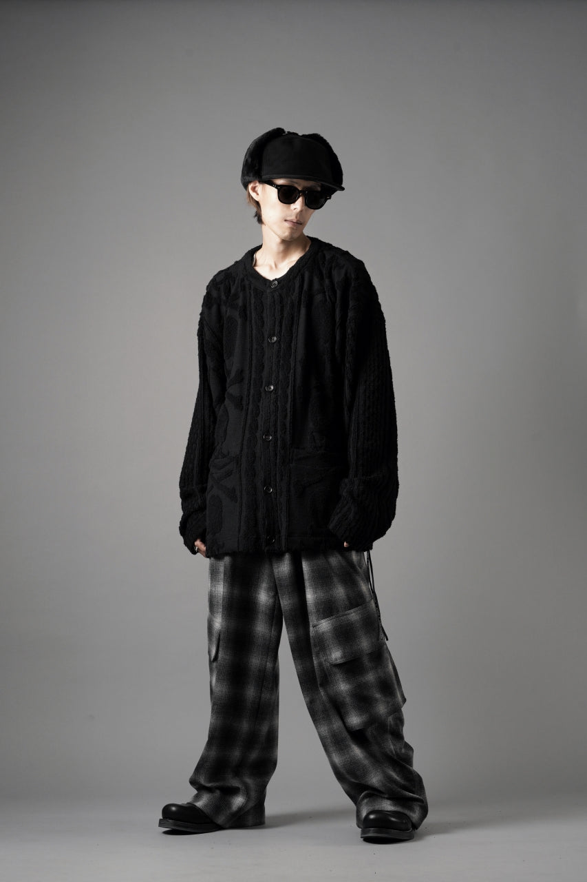 Load image into Gallery viewer, MASTERMIND WORLD OG ARAN CARDIGAN (BLACK)