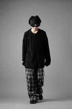 Load image into Gallery viewer, MASTERMIND WORLD OG ARAN CARDIGAN (BLACK)