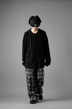 Load image into Gallery viewer, MASTERMIND WORLD OG ARAN CARDIGAN (BLACK)