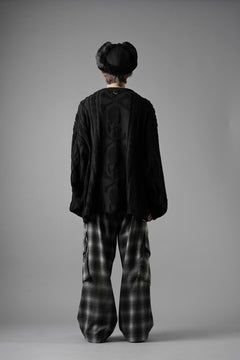 Load image into Gallery viewer, MASTERMIND WORLD OG ARAN CARDIGAN (BLACK)