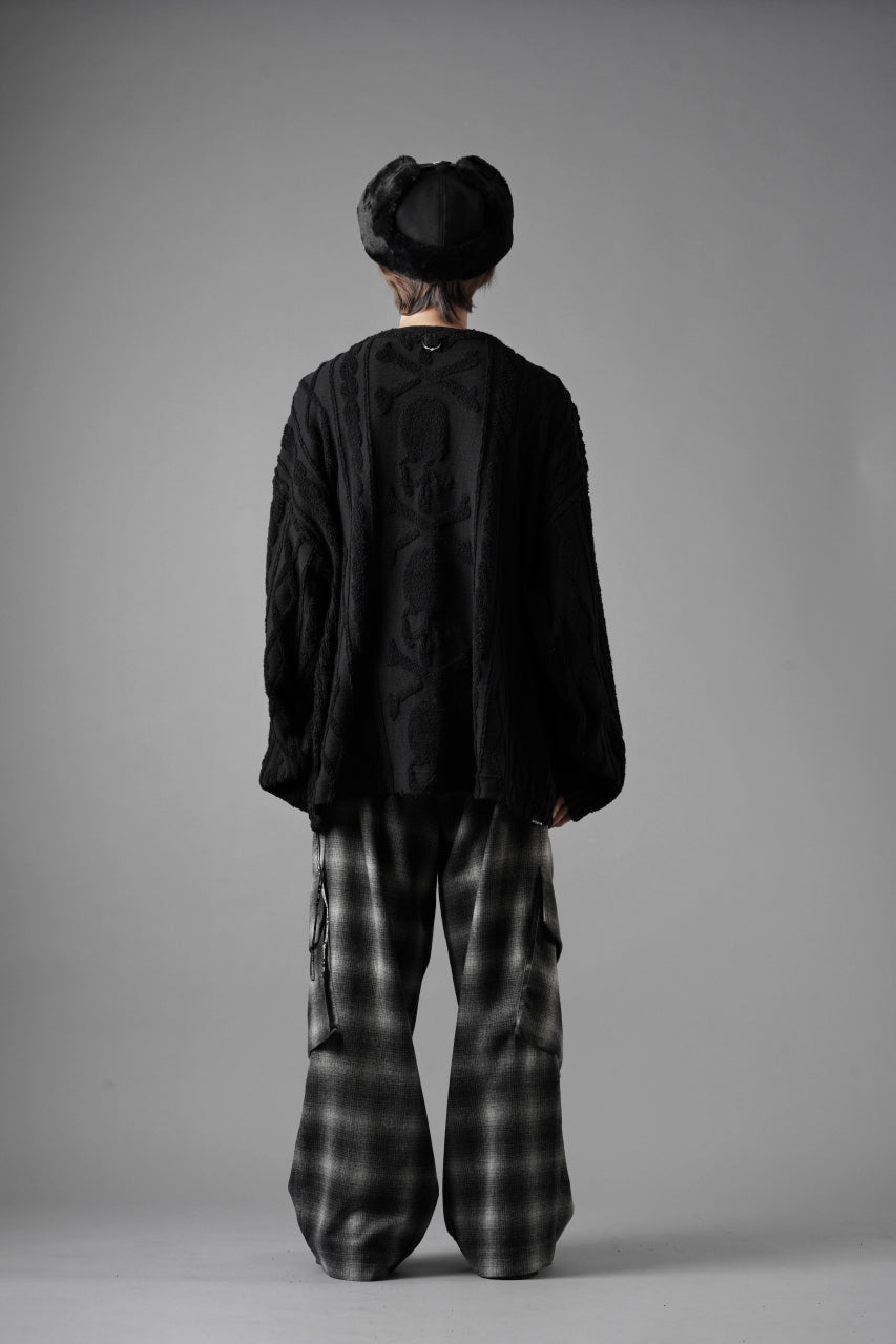 Load image into Gallery viewer, MASTERMIND WORLD OG ARAN CARDIGAN (BLACK)