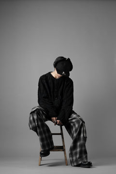 Load image into Gallery viewer, MASTERMIND WORLD OG ARAN CARDIGAN (BLACK)