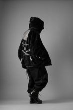 Load image into Gallery viewer, mastermind JAPAN POLAR BEAR ZIP-UP HOODIE (BLACK)