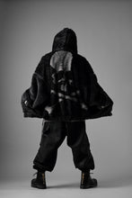 Load image into Gallery viewer, mastermind JAPAN POLAR BEAR ZIP-UP HOODIE (BLACK)