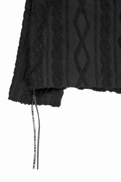 Load image into Gallery viewer, MASTERMIND WORLD OG ARAN CARDIGAN (BLACK)