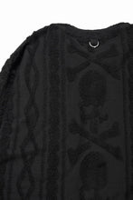 Load image into Gallery viewer, MASTERMIND WORLD OG ARAN CARDIGAN (BLACK)