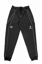 画像をギャラリービューアに読み込む, MASTERMIND WORLD x UMBRO TRACK PANTS (BLACK)