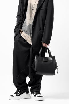 画像をギャラリービューアに読み込む, discord Yohji Yamamoto Gusset Diaphragm Tote Bag (M) / Smooth Cow Leather (BLACK)