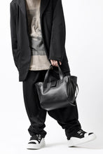 画像をギャラリービューアに読み込む, discord Yohji Yamamoto Gusset Diaphragm Tote Bag (M) / Smooth Cow Leather (BLACK)