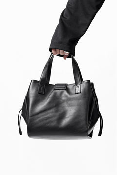 画像をギャラリービューアに読み込む, discord Yohji Yamamoto Gusset Diaphragm Tote Bag (M) / Smooth Cow Leather (BLACK)