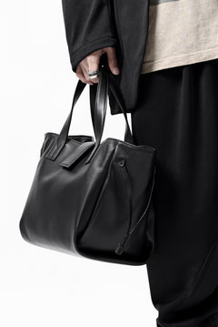 画像をギャラリービューアに読み込む, discord Yohji Yamamoto Gusset Diaphragm Tote Bag (M) / Smooth Cow Leather (BLACK)