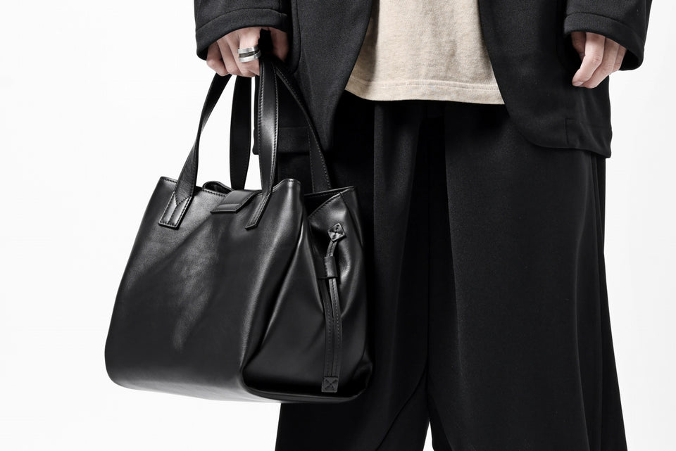 画像をギャラリービューアに読み込む, discord Yohji Yamamoto Gusset Diaphragm Tote Bag (M) / Smooth Cow Leather (BLACK)