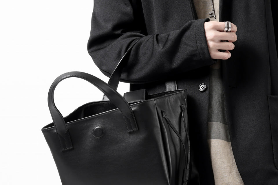 画像をギャラリービューアに読み込む, discord Yohji Yamamoto Gusset Diaphragm Tote Bag (M) / Smooth Cow Leather (BLACK)