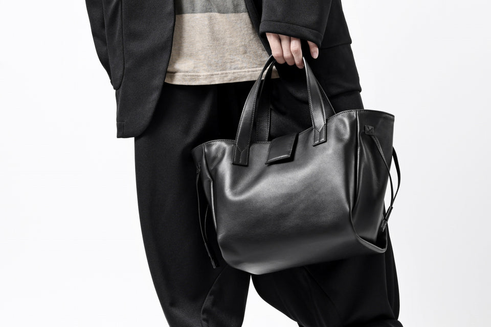 画像をギャラリービューアに読み込む, discord Yohji Yamamoto Gusset Diaphragm Tote Bag (M) / Smooth Cow Leather (BLACK)