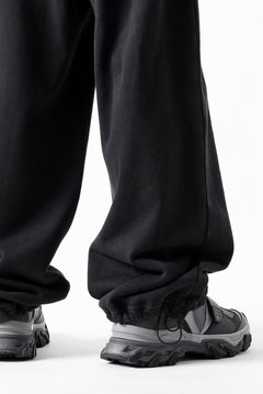 Load image into Gallery viewer, Feng Chen Wang PANELLED STRAIGHT SWEATPANTS (BLACK)