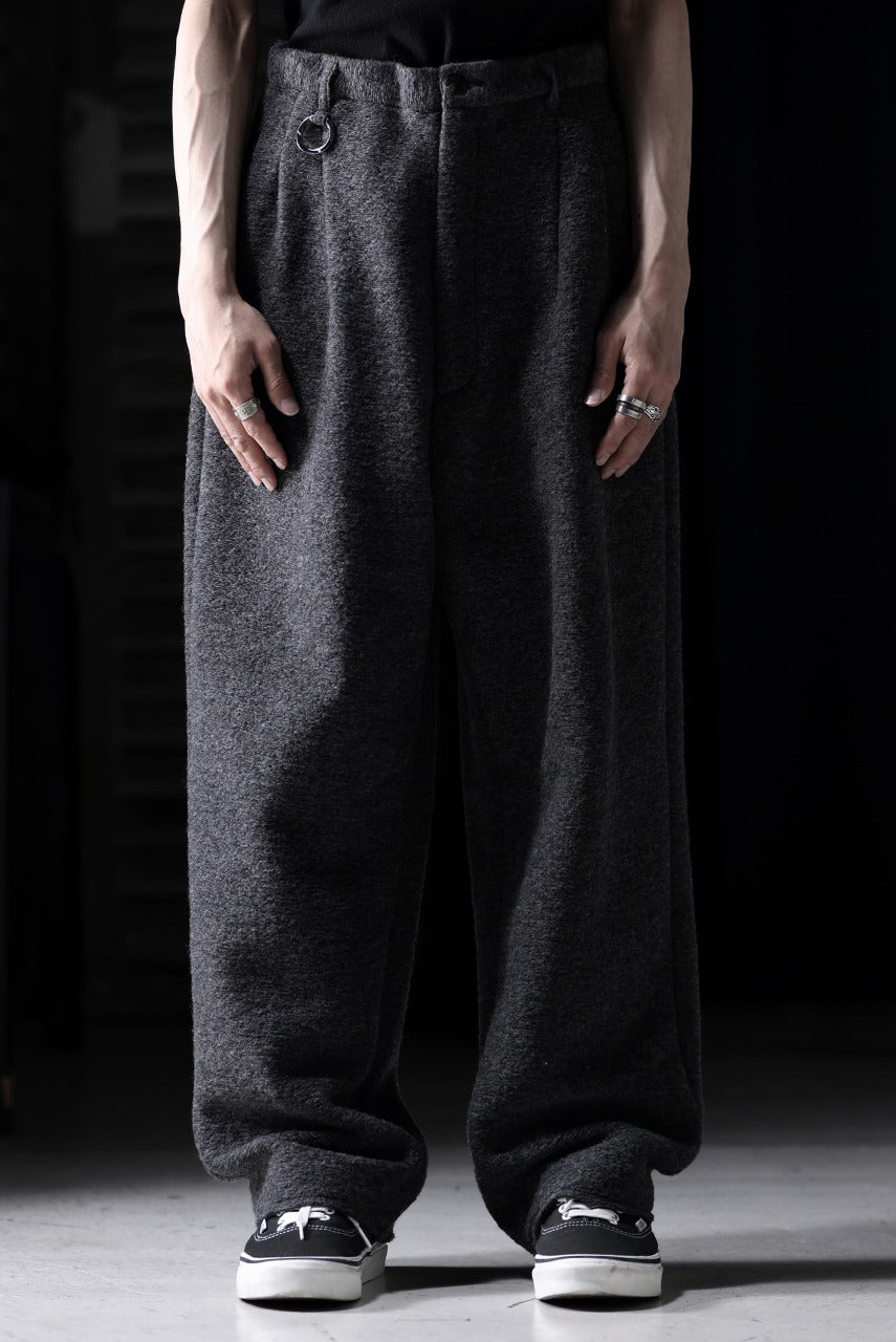 画像をギャラリービューアに読み込む, th products KAPOOR / Wide Tapered Pants / travel wool premiere (gray)