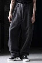 画像をギャラリービューアに読み込む, TARO HORIUCHI / th products KAPOOR / Wide Tapered Pants / travel wool premiere (gray)