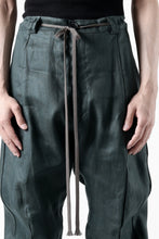 画像をギャラリービューアに読み込む, A.F ARTEFACT CURVED LONG PANTS / LINEN TWILL (GREEN)