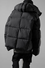 画像をギャラリービューアに読み込む, thom/krom BIG HOODIE OVERSIZED JACKET / WARM PUFFER (BLACK)
