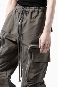 画像をギャラリービューアに読み込む, A.F ARTEFACT RADICAL-ZIP FIELD PANTS (KHAKI)