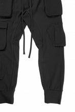 画像をギャラリービューアに読み込む, thom/krom MATMIX CARGO TROUSERS / STRUCTURED SOFT JERSEY (BLACK)