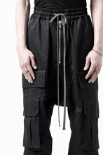 Load image into Gallery viewer, A.F ARTEFACT FRONT ZIP CARGO SAROUEL EASY PANTS (BLACK)