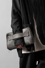 画像をギャラリービューアに読み込む, ierib onepiece clutch-bag / Shell Cordovan (MARBLE GREY #A)