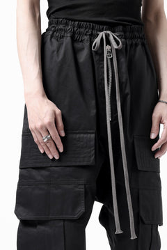 Load image into Gallery viewer, A.F ARTEFACT FRONT ZIP CARGO SAROUEL EASY PANTS (BLACK)