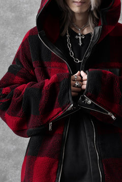 Load image into Gallery viewer, mastermind JAPAN BUFFALO-PLAID SHERPA JACKET / BOXY FIT (BLACK x RED)