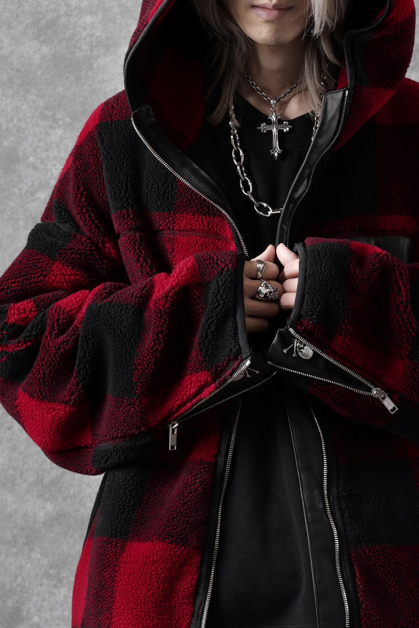 Load image into Gallery viewer, mastermind JAPAN BUFFALO-PLAID SHERPA JACKET / BOXY FIT (BLACK x RED)