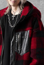 Load image into Gallery viewer, mastermind JAPAN BUFFALO-PLAID SHERPA JACKET / BOXY FIT (BLACK x RED)