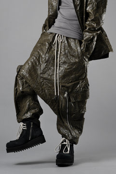 画像をギャラリービューアに読み込む, A.F ARTEFACT DROPCLOTCH WIDE PANTS / WASHER SYNTHETIC LEATHER (KHAKI)