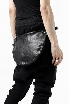 Load image into Gallery viewer, ISAMU KATAYAMA BACKLASH 2WAY BAM FLAP BAG / ITALY SHOULDER OBJECT DYED (BLACK)