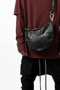 Load image into Gallery viewer, ISAMU KATAYAMA BACKLASH 2WAY BAM FLAP BAG / ITALY SHOULDER OBJECT DYED (BLACK)