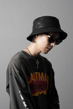 画像をギャラリービューアに読み込む, ISAMU KATAYAMA BACKLASH BUCKET HAT / MONOCHROME LUXURY STEER (BLACK)