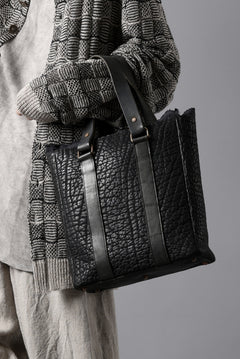 Load image into Gallery viewer, ierib Zipper Hand Tote Bag /  Rough Bull (BLACK)
