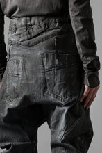 画像をギャラリービューアに読み込む, BORIS BIDJAN SABERI CROPPED TROUSER / VINYL PROCESSED & NICKEL PRESSED & ACID DYED "P15.4 CUSTOM BF-FKU10002" (DIRTY ACID DENIM)