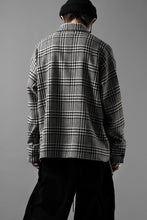 Load image into Gallery viewer, N/07 OPEN COLLAR L/S SHIRT / HOUNDSTOOTH GLEN CHECK (WHITE x BLACK)