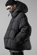 画像をギャラリービューアに読み込む, thom/krom BIG HOODIE OVERSIZED JACKET / WARM PUFFER (BLACK)