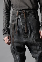 画像をギャラリービューアに読み込む, BORIS BIDJAN SABERI CROPPED TROUSER / VINYL PROCESSED & NICKEL PRESSED & ACID DYED "P15.4 CUSTOM BF-FKU10002" (DIRTY ACID DENIM)