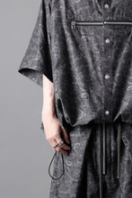 画像をギャラリービューアに読み込む, A.F ARTEFACT FRONT ZIP SQUEEZING SHIRT / PAISLEY JACQUARD (D.GREY)